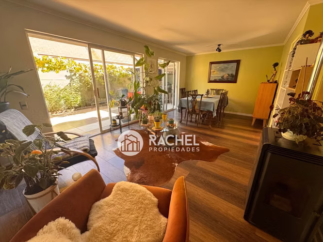EN VENTA IMPECABLE CASA DE 4 DORMITORIOS - Imagen 3