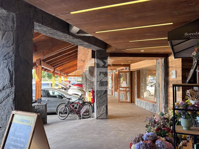 Local comercial: flujo constante y estratégica ubicación