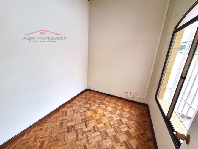 Se Vende Amplia Casa con destino habitacional y Administrativo en pleno centro de Quillota.