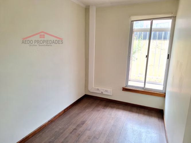Se Vende Amplia Casa con destino habitacional y Administrativo en pleno centro de Quillota.