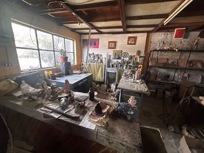 Casa con local comercial en piso 1.  (157772)