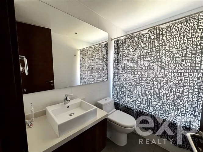Casa en venta 4 dorm, piscina y quincho en Chamisero