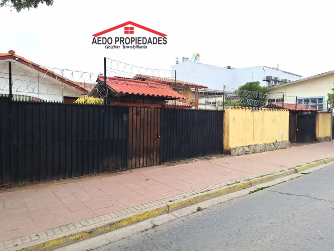 Se Arrienda Amplia Casa con destino administrativo, pleno centro de Quillota.