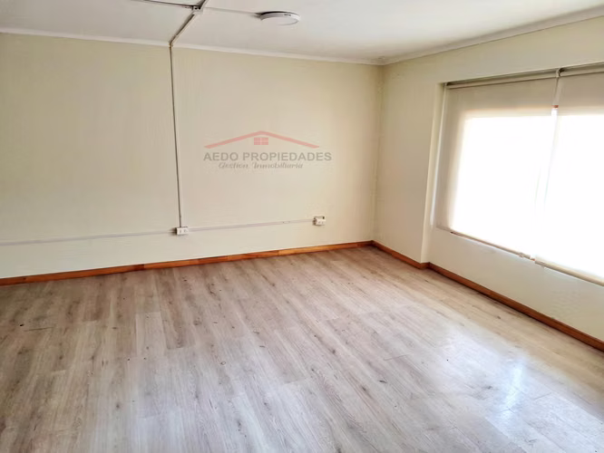 Se Arrienda Amplia Casa con destino administrativo, pleno centro de Quillota.