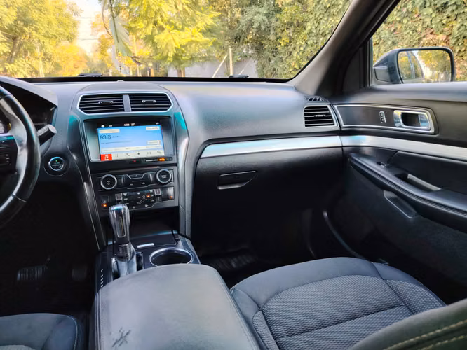 FORD EXPLORER