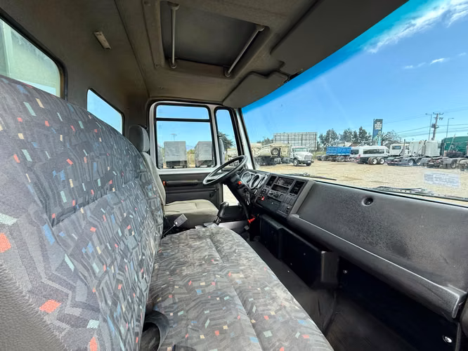 2007 Camión Ford Cargo 1317e Carrocería Plana para 15.000 kgs – 6x2