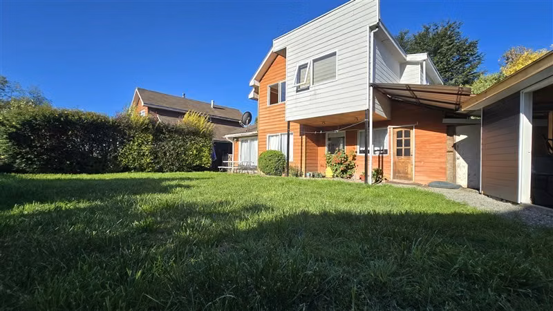 Casa en venta de 5 dorm. en Puerto Varas