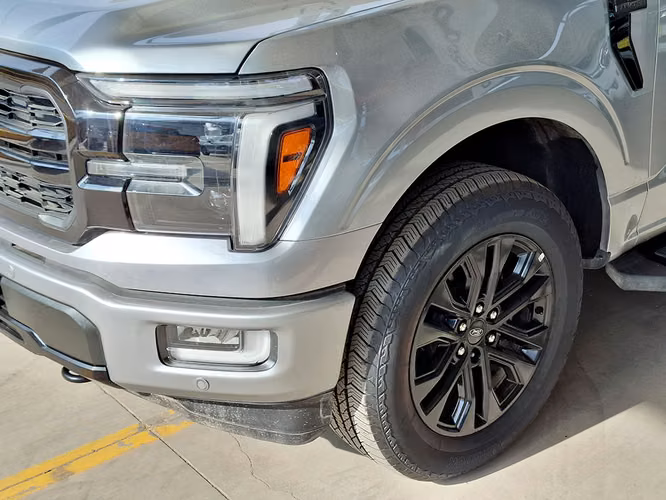 FORD F-150 2025