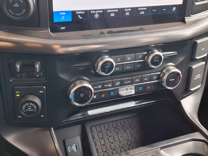 FORD F-150 2025
