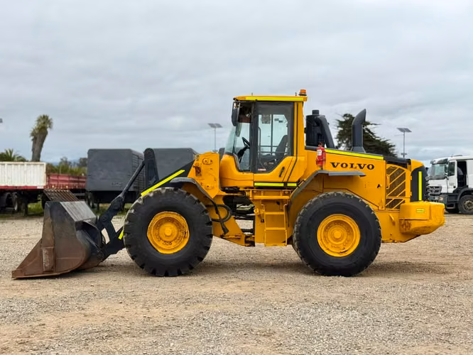 2013 Cargador Frontal Volvo L120F – Balde 3,4 m3 Operativo – 44.500 hrs