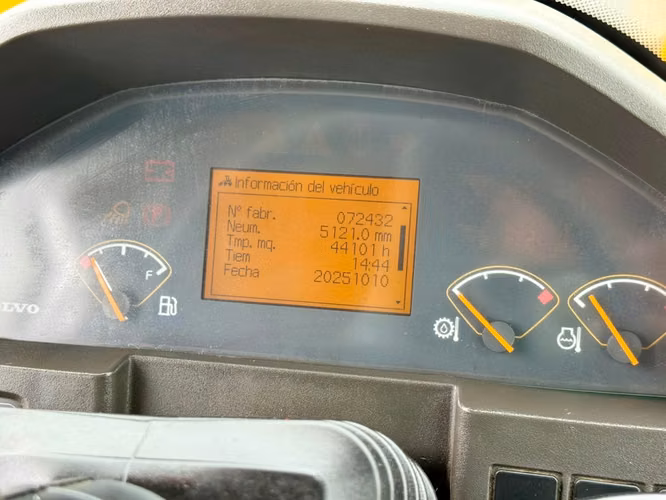 2013 Cargador Frontal Volvo L120F – Balde 3,4 m3 Operativo – 44.500 hrs
