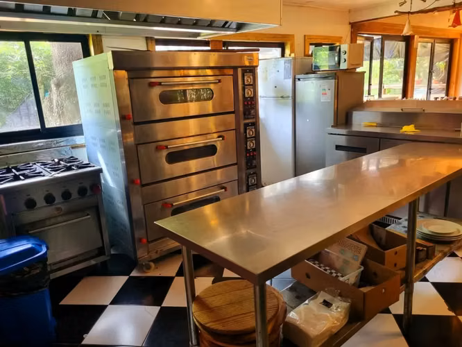 SE VENDE HERMOSO COMPLEJO TURISTICO EL HUAIRAVO, VALDIVIA