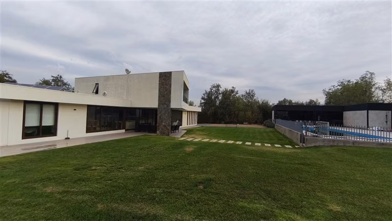 Casa en venta de 7 dorm. en Lampa