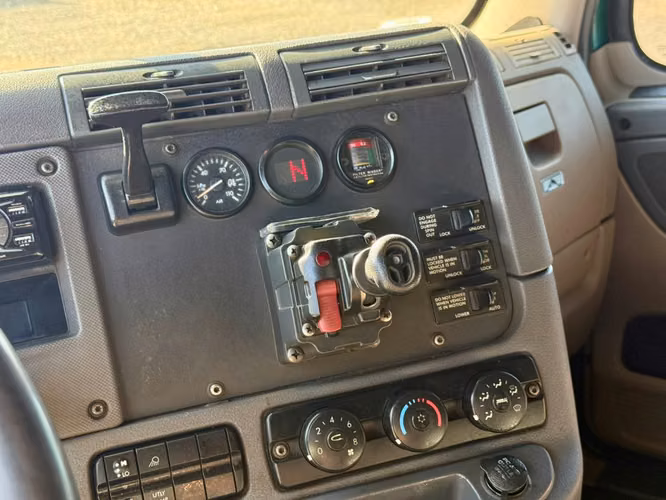 2015 Tractocamion Freightliner Cascadia 125 – con Kit Hidráulico – Sin Válvula EGR - 487.000 kms