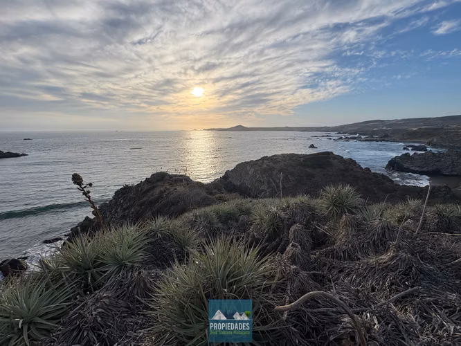 PARCELA CON VISTA PANORÁMICA AL MAR EN OCHOQUEBRADAS