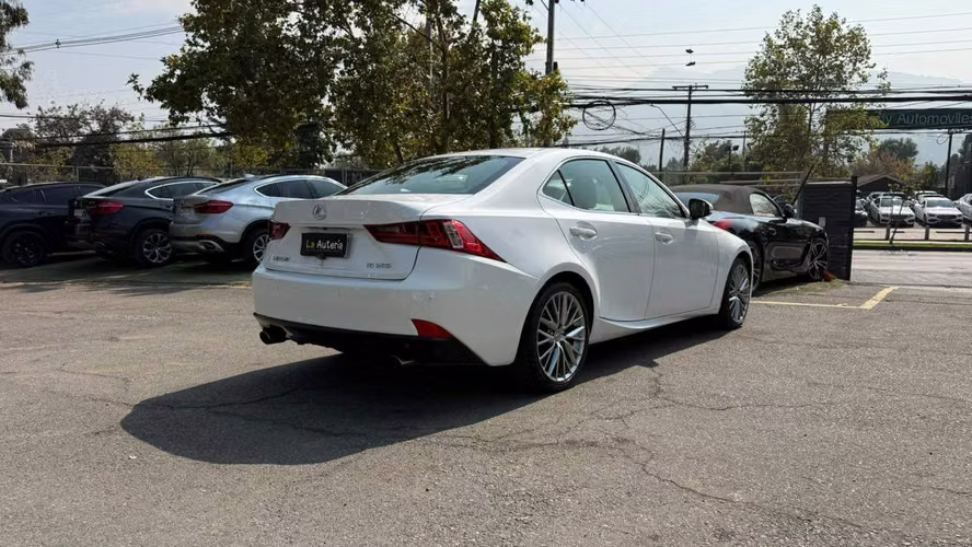 Lexus IS 250 2.5 AT (2014)
