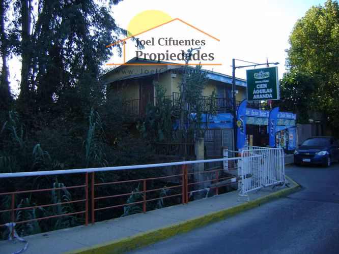 Propiedad con local comercial y departamento en 2do. Cod-2416
