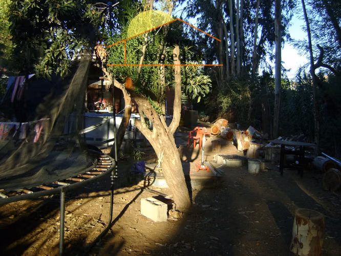 Propiedad con local comercial y departamento en 2do. Cod-2416