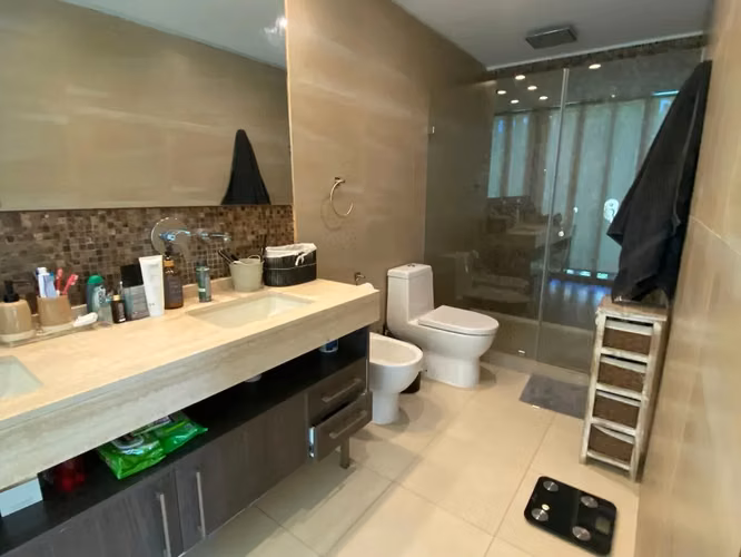 VENTA, Casa en Chamisero, A pasos colegio Lincoln y Dunalaster,5D, 5B