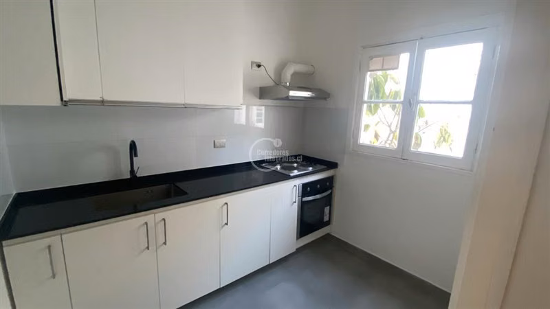 Casa en Arriendo Metro El Golf habitación u oficina