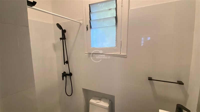 Casa en Arriendo Metro El Golf habitación u oficina