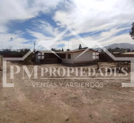 VENDE CASA CON AMPLIO TERRENO PRECIO REBAJADO OPORTUNIDAD