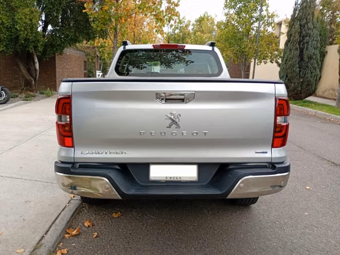 PEUGEOT LANDTREK BLUE HDI  2024