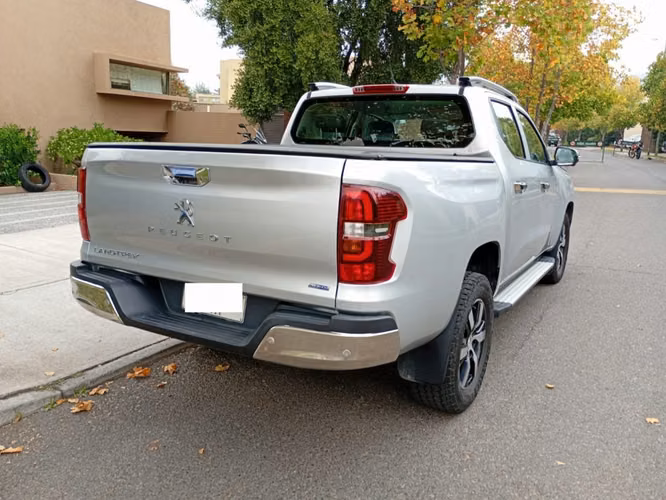 PEUGEOT LANDTREK BLUE HDI  2024