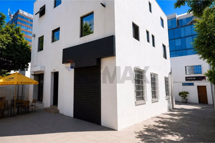 Venta edificio comercial providencia