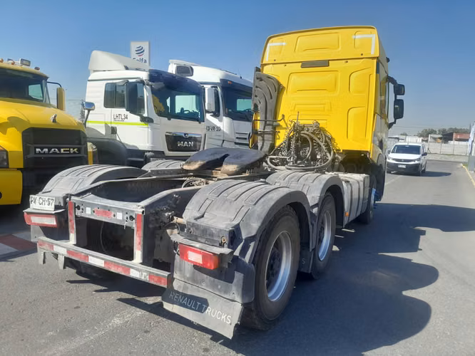 Renault C520 6x4  año 2021