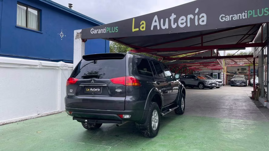 Mitsubishi Montero Sport G2 2.5 Diesel 2WD AT (2013)