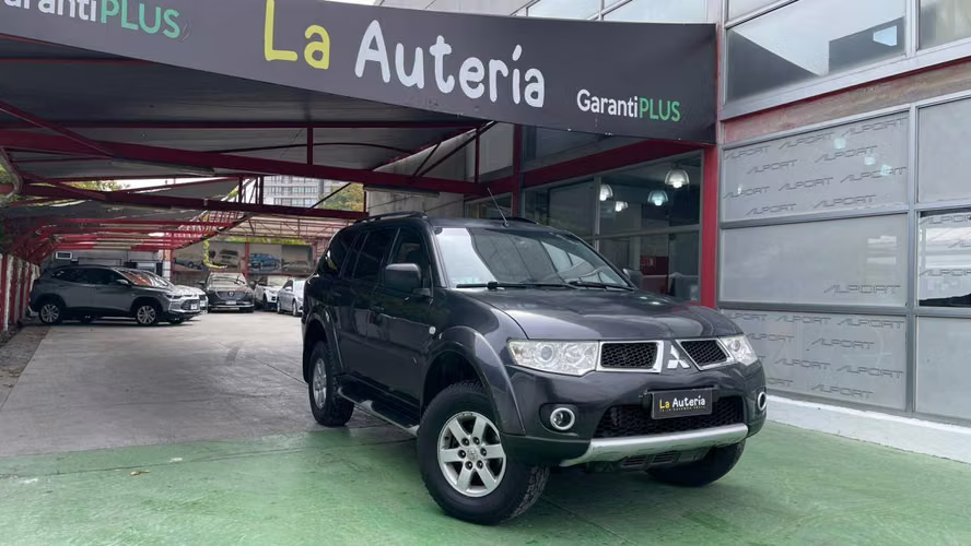 Mitsubishi Montero Sport G2 2.5 Diesel 2WD AT (2013)