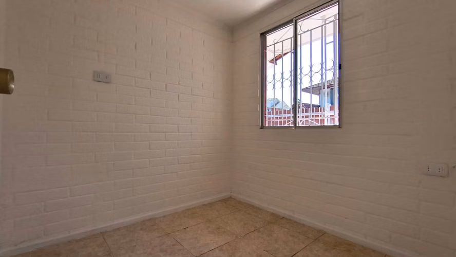 Linda casa en Conjunto Habitacional El Arrayan de Maipú.