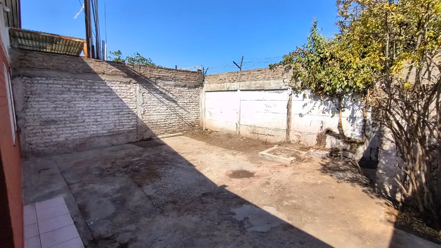 Linda casa en Conjunto Habitacional El Arrayan de Maipú.