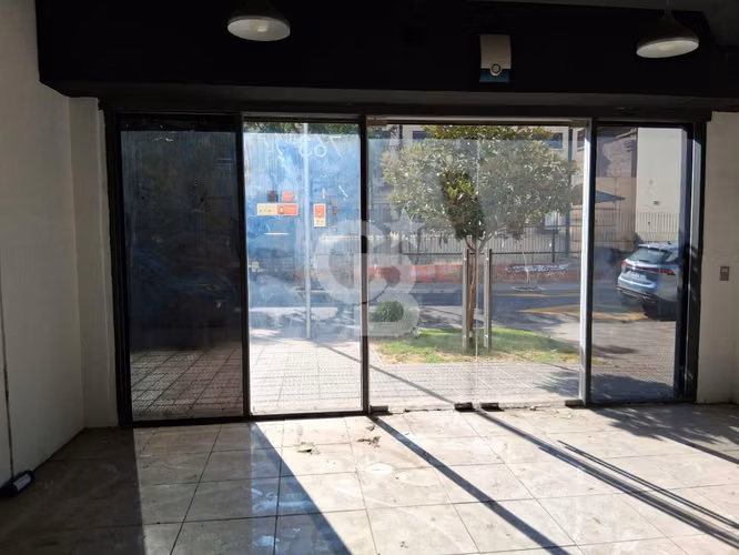 Local habilitado de 39 m2 Zenteno - Santiago Centro