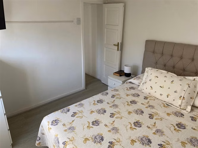 Casa Covarrubias, amplio terreno, dpto. interior, jardines