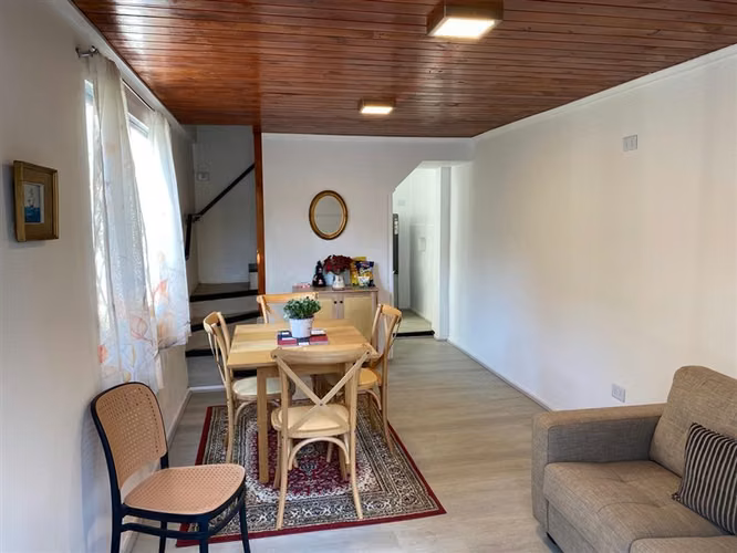 Casa Covarrubias, amplio terreno, dpto. interior, jardines
