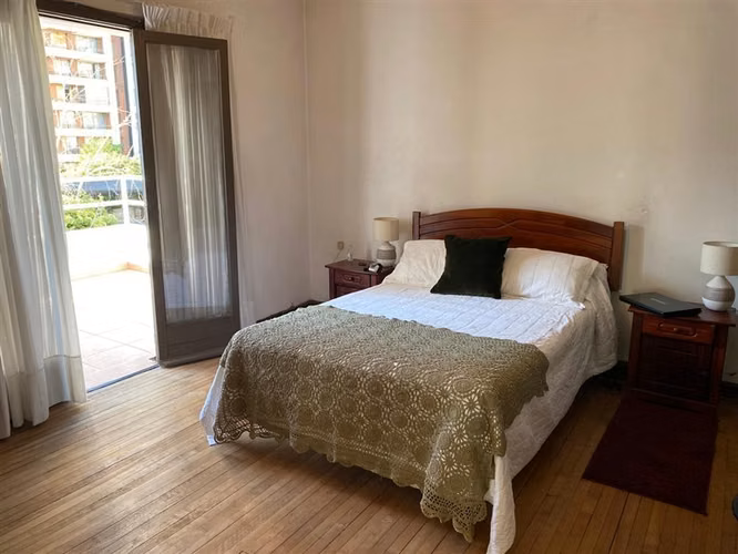 Casa Covarrubias, amplio terreno, dpto. interior, jardines