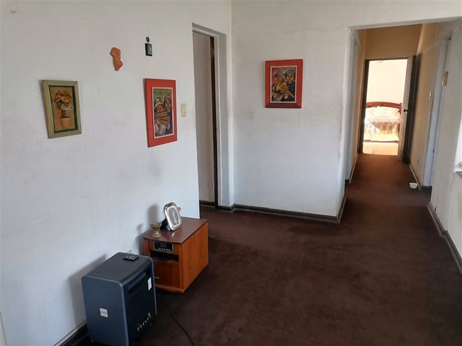 Casa Covarrubias, amplio terreno, dpto. interior, jardines