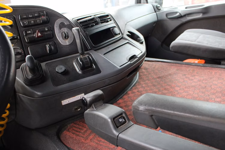 Tracto Mercedes Benz Actros 1836 Ls año 2012 AT 4X2 562.000 KMS LITERA