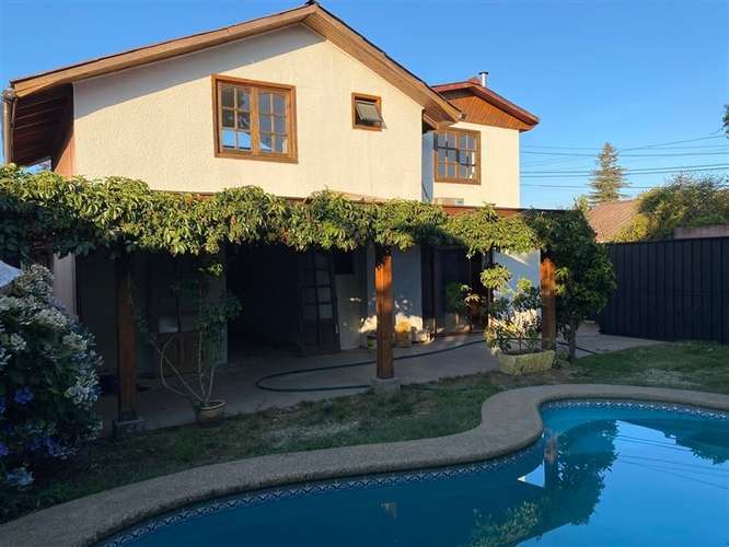 Casa en venta villa Emanuel de 5 dorm. en Chillán