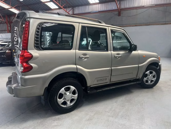 MAHINDRA SCORPIO 2015 - Imagen 10