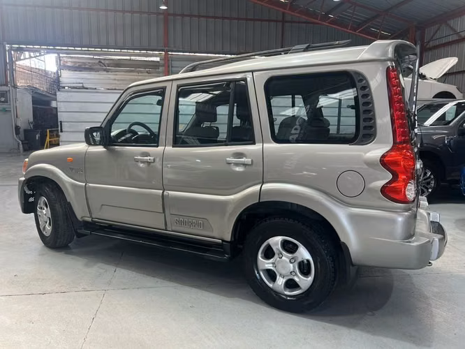 MAHINDRA SCORPIO 2015 - Imagen 4
