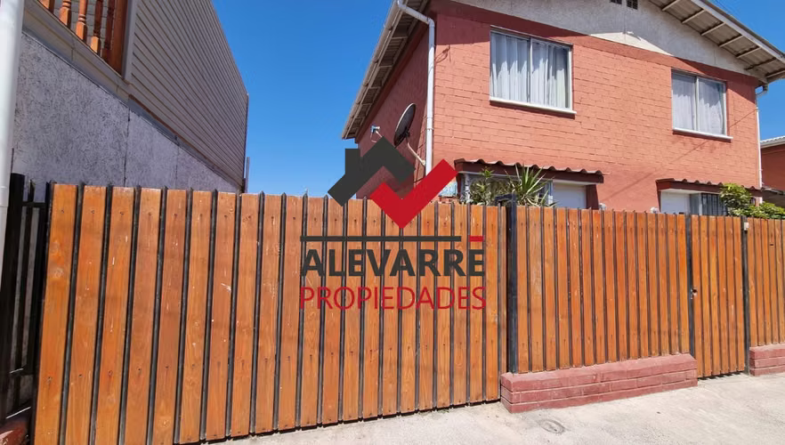 LINDA CASA EN VENTA SECTOR CALETA SAN PEDRO