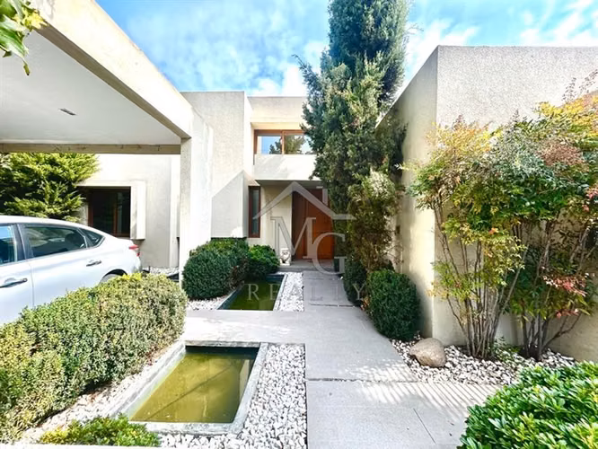 Casa en venta de 4 dorm +escritorio en Piedra Roja Colina