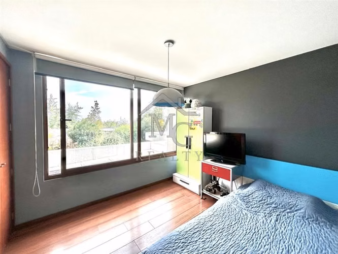 Casa en venta de 4 dorm +escritorio en Piedra Roja Colina