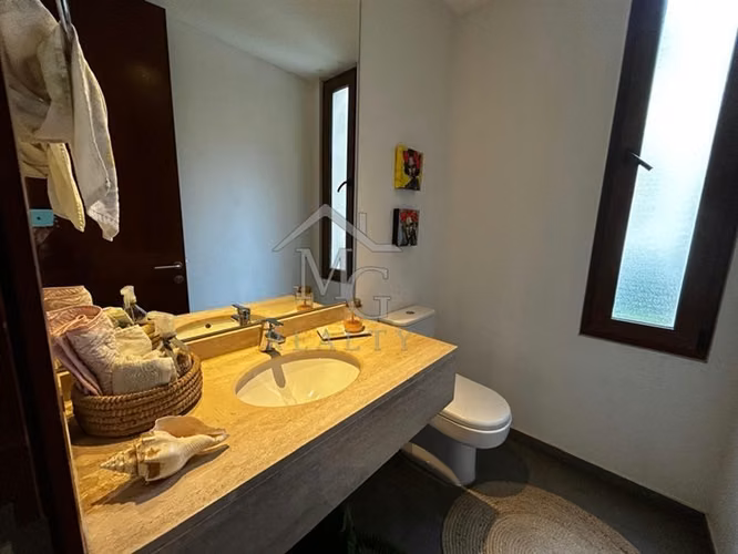 Casa en venta de 4 dorm +escritorio en Piedra Roja Colina