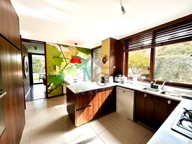 Casa en venta de 4 dorm +escritorio en Piedra Roja Colina