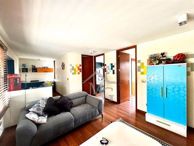Casa en venta de 4 dorm +escritorio en Piedra Roja Colina