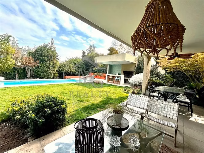 Casa en venta de 4 dorm +escritorio en Piedra Roja Colina